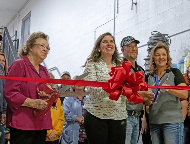 Early’s Carpet shows off new expansion in Amissville