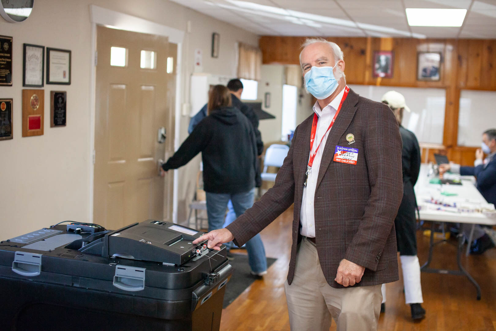 VETERAN OBSERVER: “I have not come across anyone who has knowingly tried to vote fraudulently,” said Roger Pierson, who has beena chief election officer at local polling stations for 22 years.