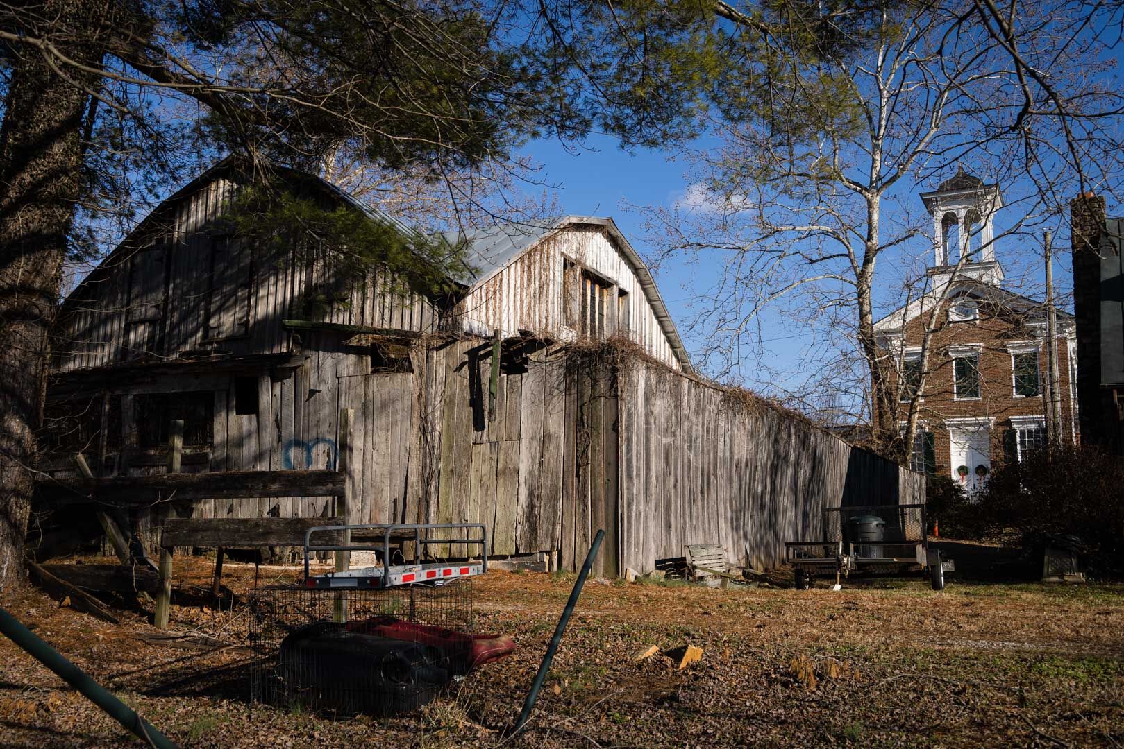 The Packing Shed with the County Courthouse in the background.