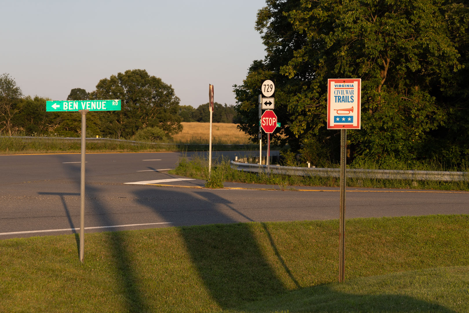 The smaller “Trailblazer” signs help drivers locate the markers from the road.