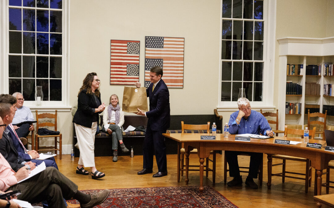 Rappahannock County tries to sway town to share cost of courthouse by tempting with a cake